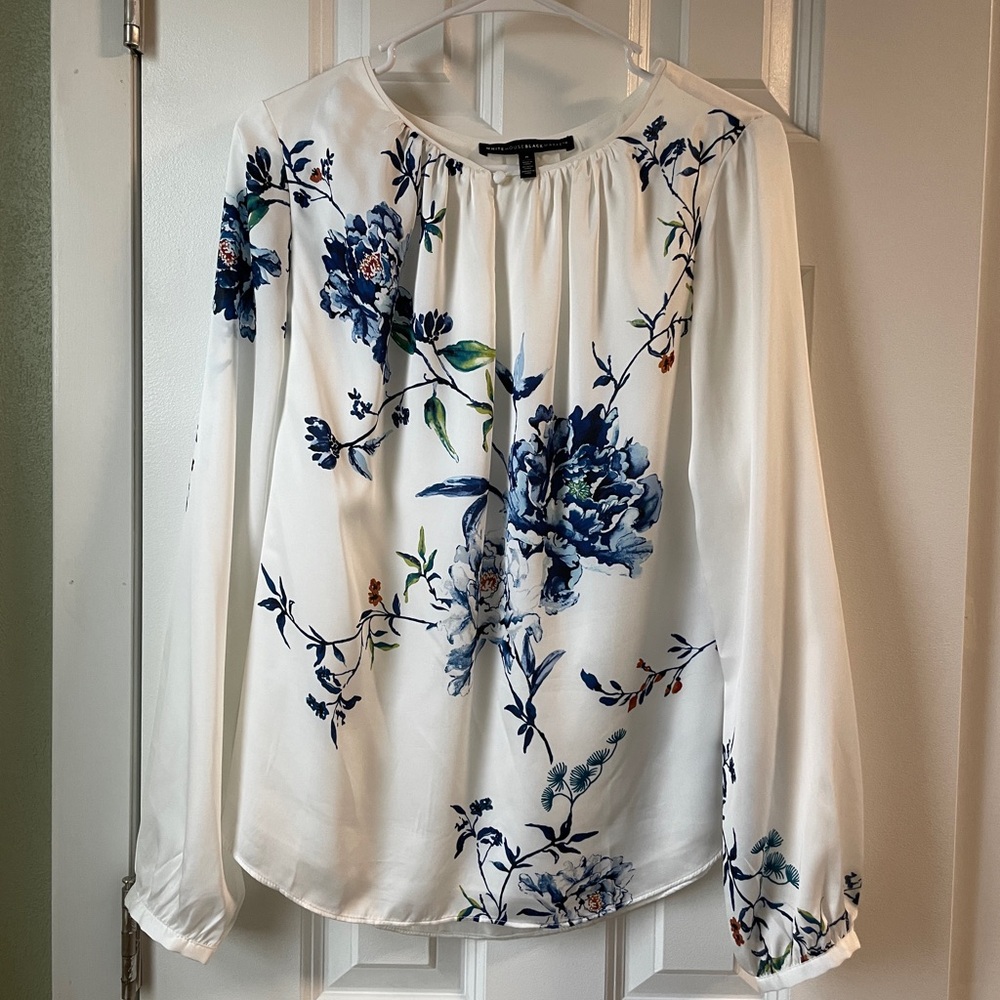 LIKE NEW White House Black Market White Floral Long Sleeve Blouse, Size 8